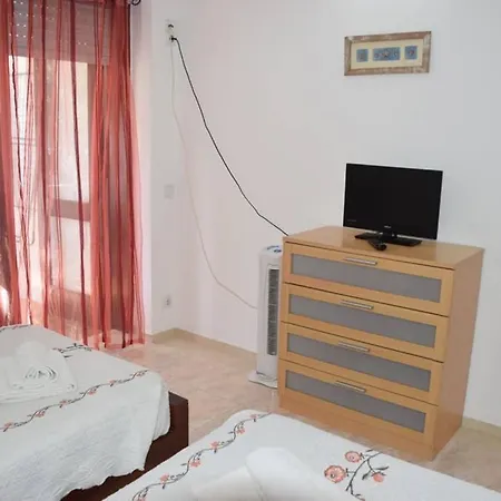 Pedro Do Mar Praia Da Falesia * Αλμπουφέιρα